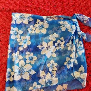 💙Catalina swim wrap, one size, blue with white flowers💙